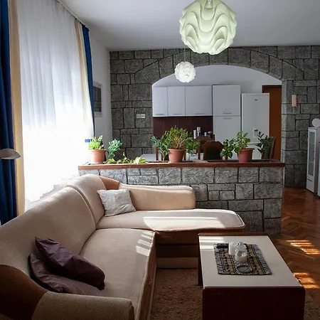 Apartman Ksenija Ðakovo Esterno foto