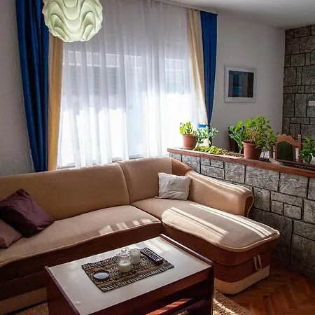 Apartman Ksenija Ðakovo Esterno foto